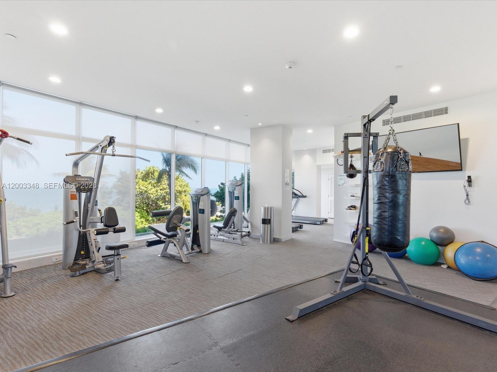 600 Grapetree Dr #10BN Key Biscayne, FL 33149