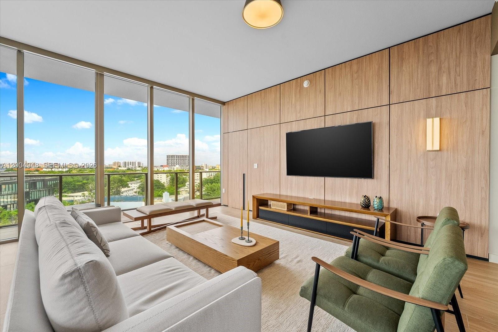 2678 Tigertail Ave #701