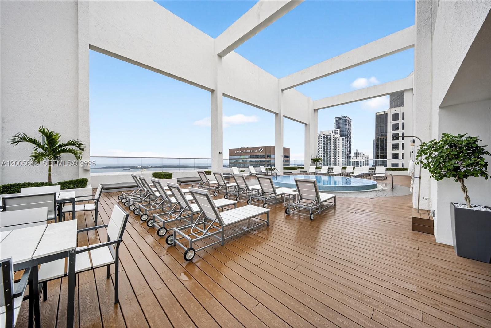 image 500 Brickell East38
