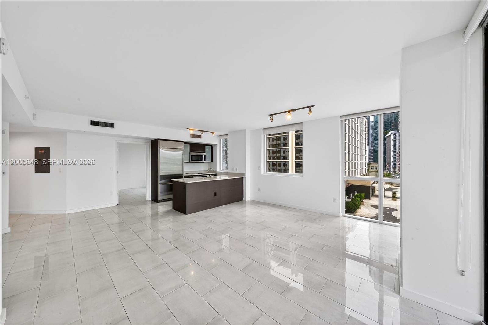 image 500 Brickell East8