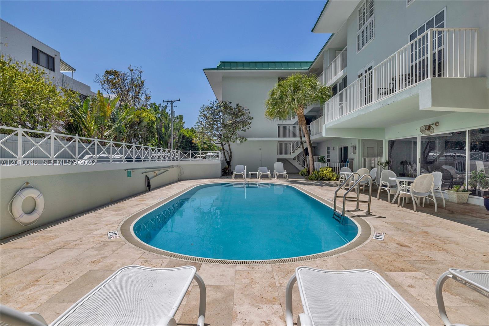 300 Sunrise Dr #1B Key Biscayne, FL 33149
