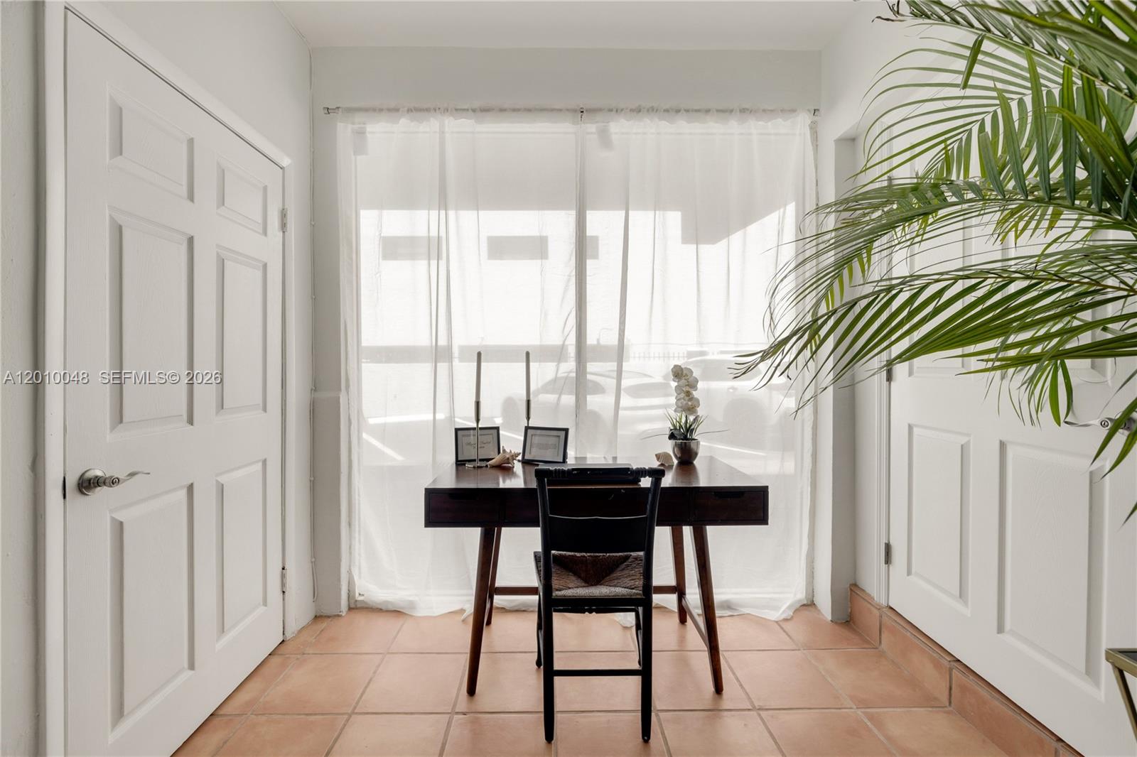300 Sunrise Dr #1B Key Biscayne, FL 33149