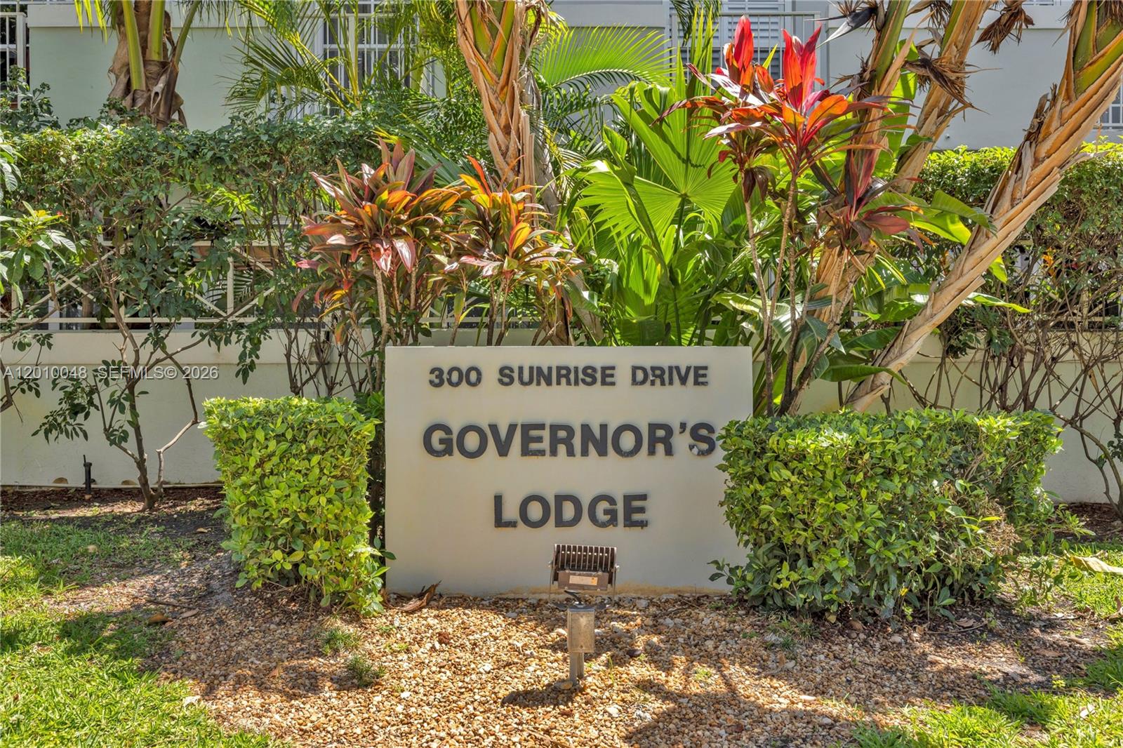 300 Sunrise Dr #1B Key Biscayne, FL 33149