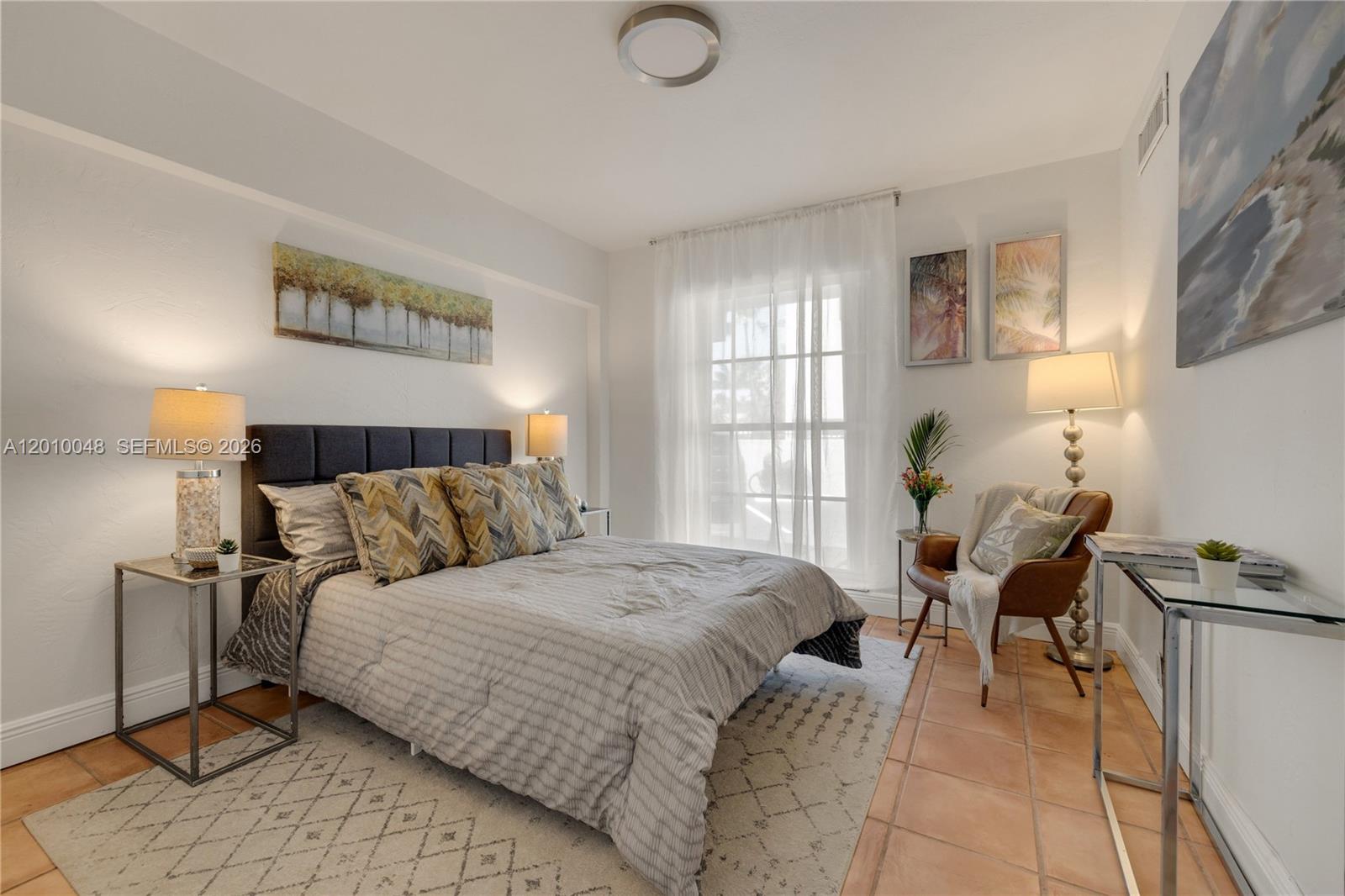 300 Sunrise Dr #1B Key Biscayne, FL 33149