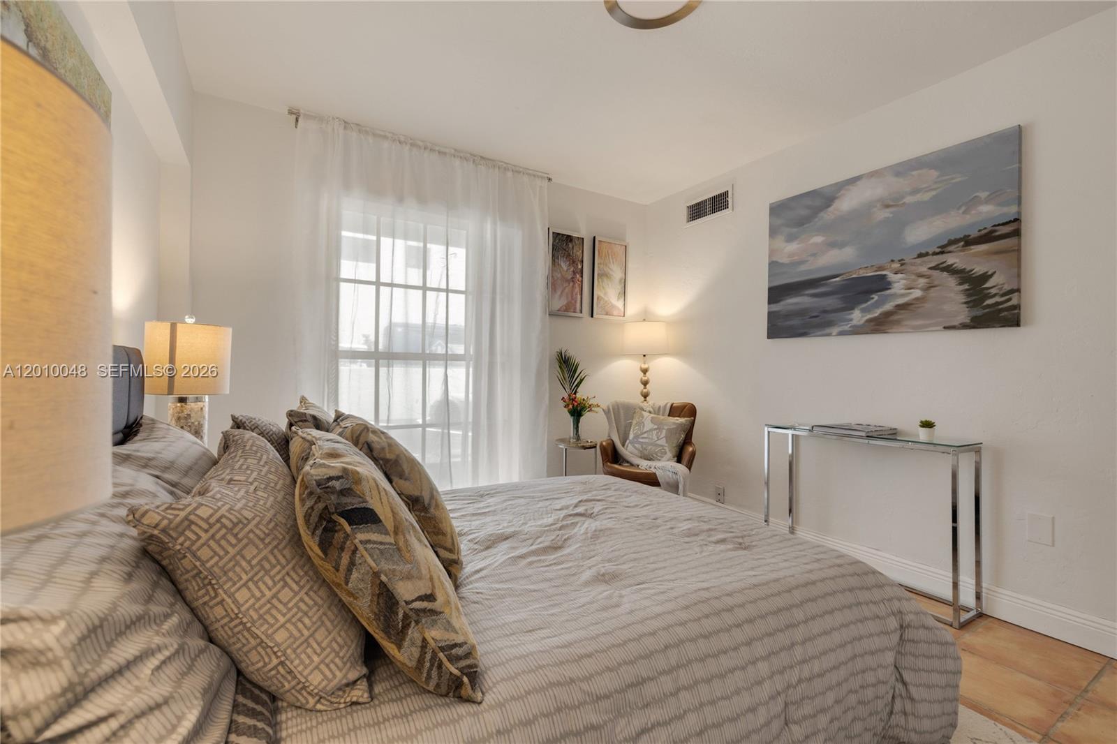 300 Sunrise Dr #1B Key Biscayne, FL 33149