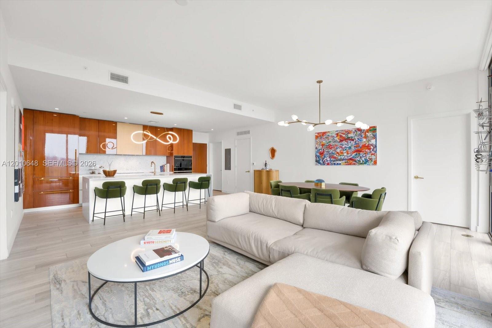 2678 Tigertail Ave #1404 Miami, FL 33133