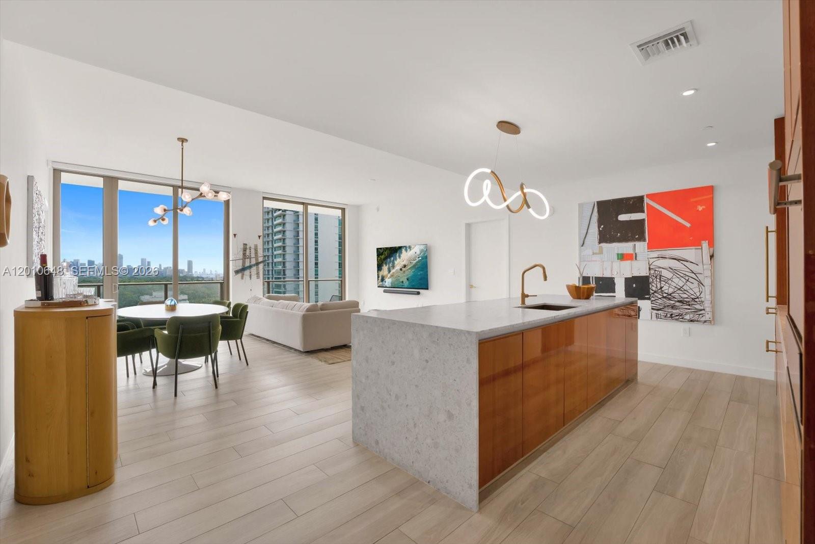 2678 Tigertail Ave #1404 Miami, FL 33133