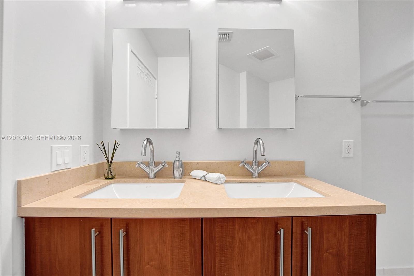1111 SW 1st Ave #2325-N Miami, FL 33130