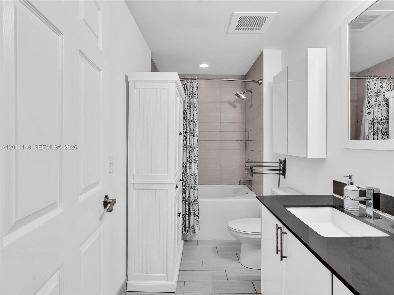 image Nine at Mary Brickell Village11