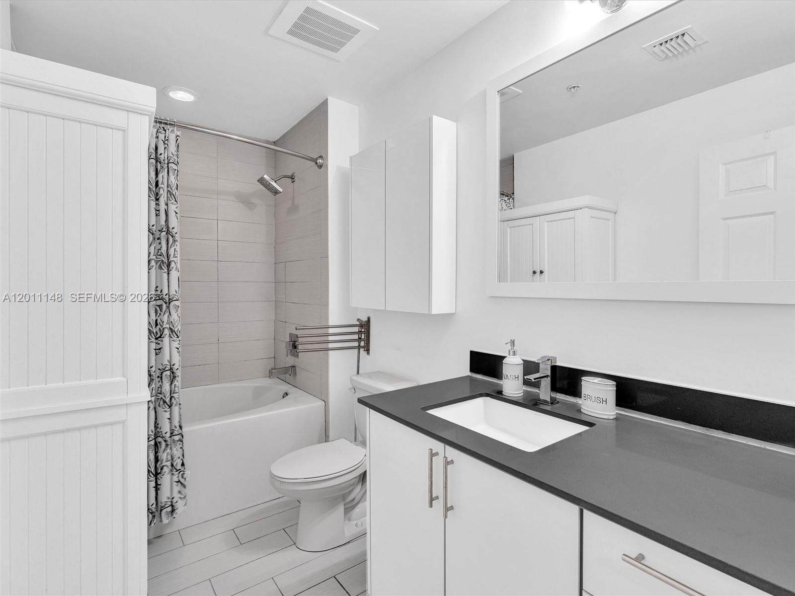 image Nine at Mary Brickell Village12