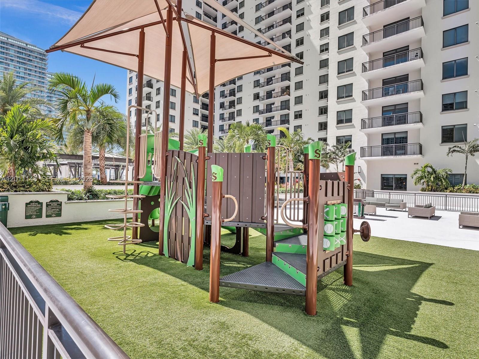 image Nine at Mary Brickell Village29