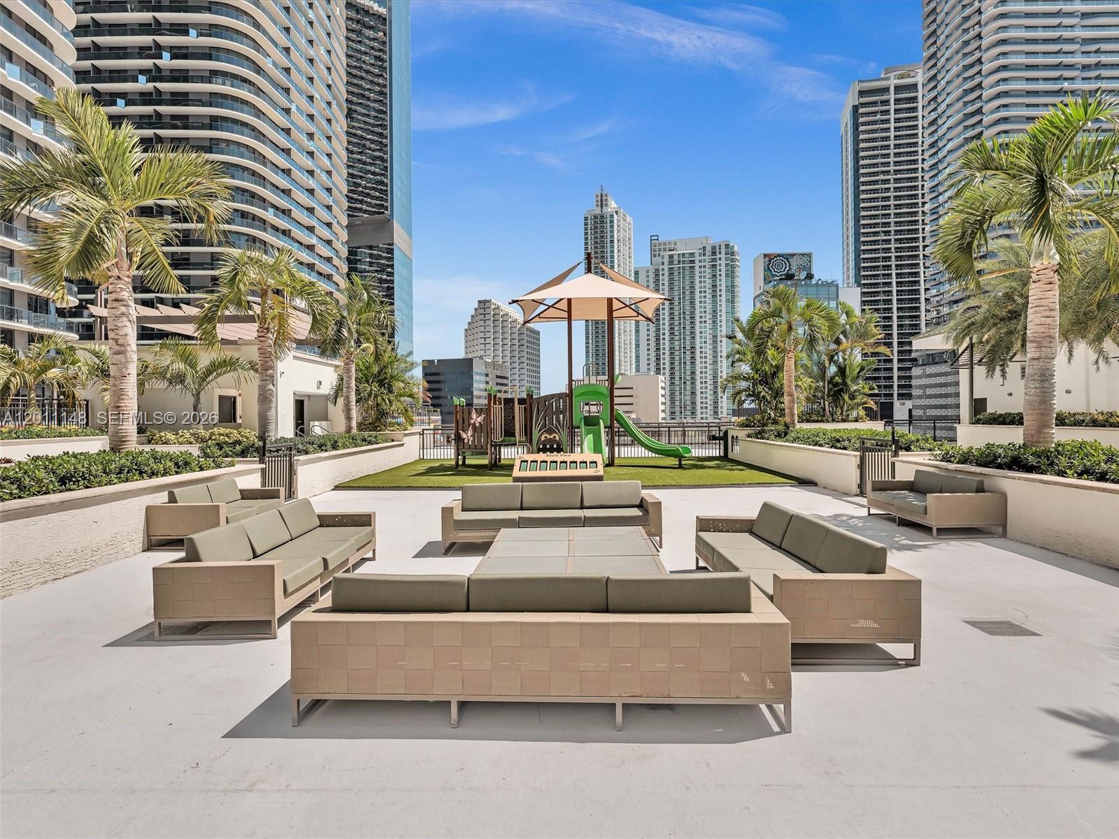 image Nine at Mary Brickell Village30