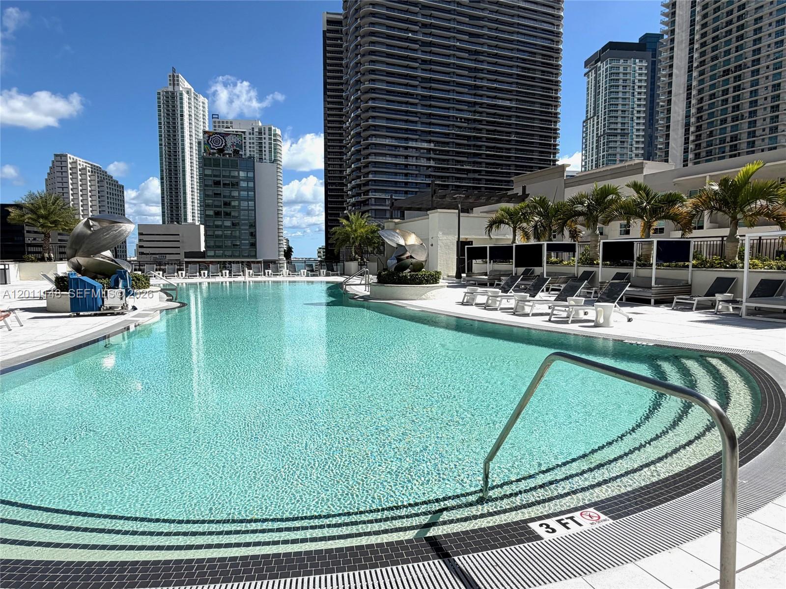 image Nine at Mary Brickell Village31