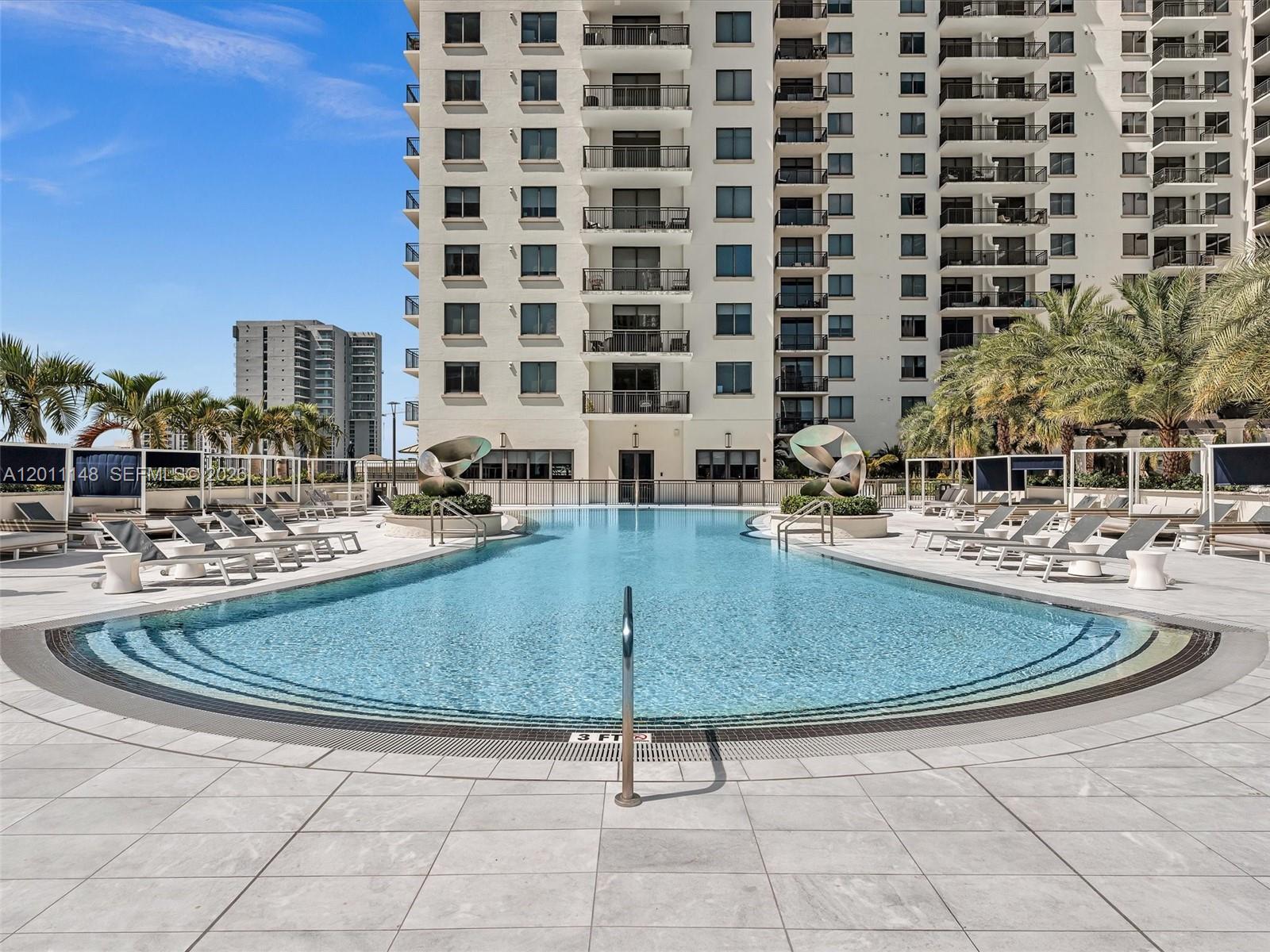 image Nine at Mary Brickell Village32