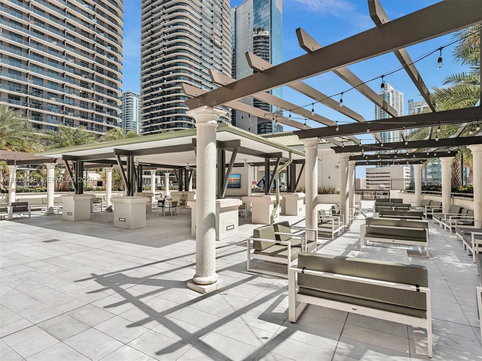 image Nine at Mary Brickell Village33