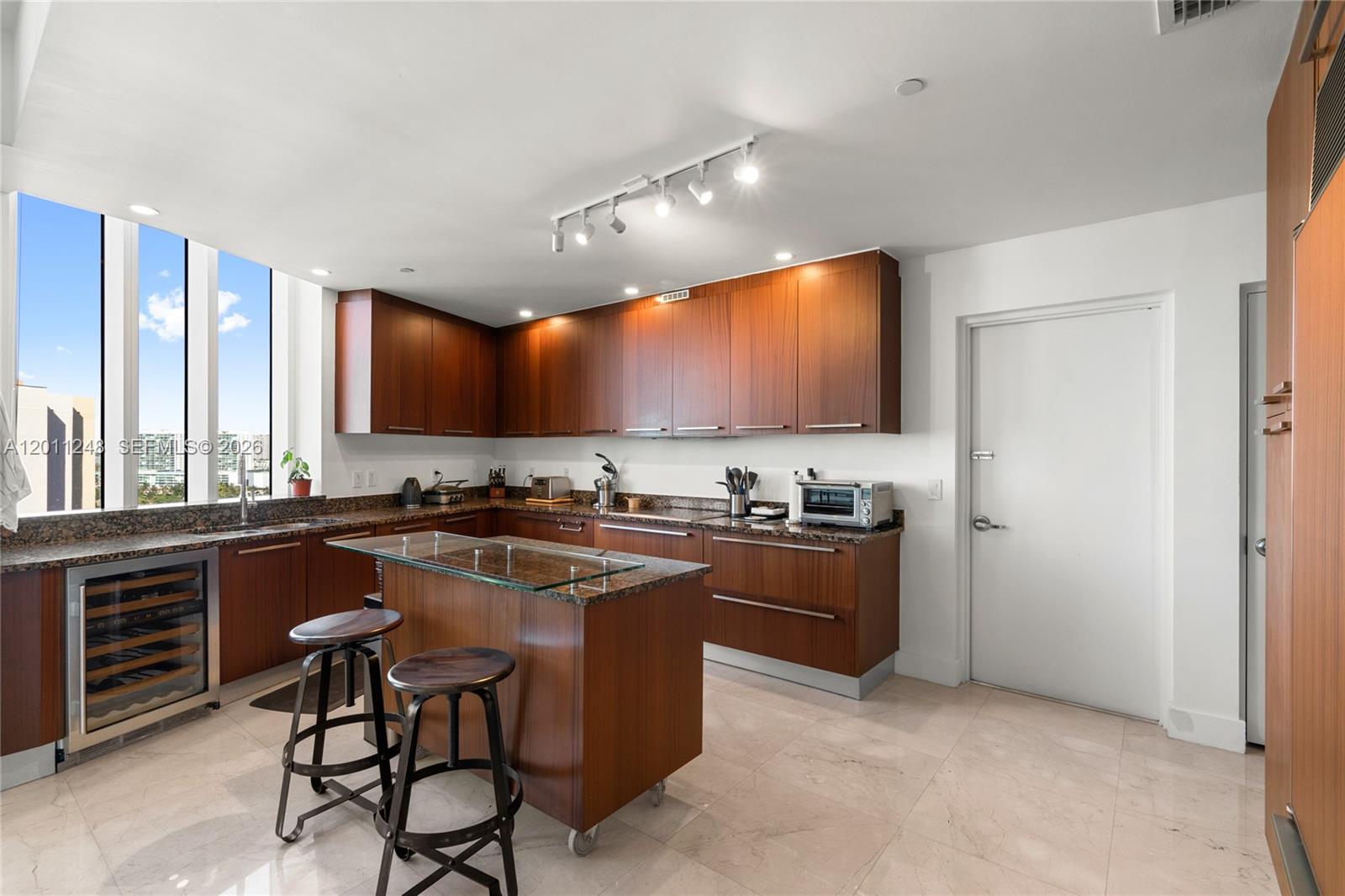 15901 Collins Ave #1206 Sunny Isles Beach, FL 33160