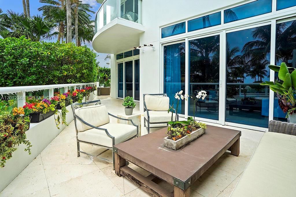 50 S Pointe Dr #TWN1 Miami Beach, FL 33139