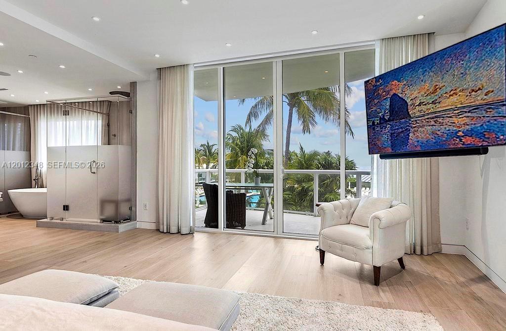 50 S Pointe Dr #TWN1 Miami Beach, FL 33139
