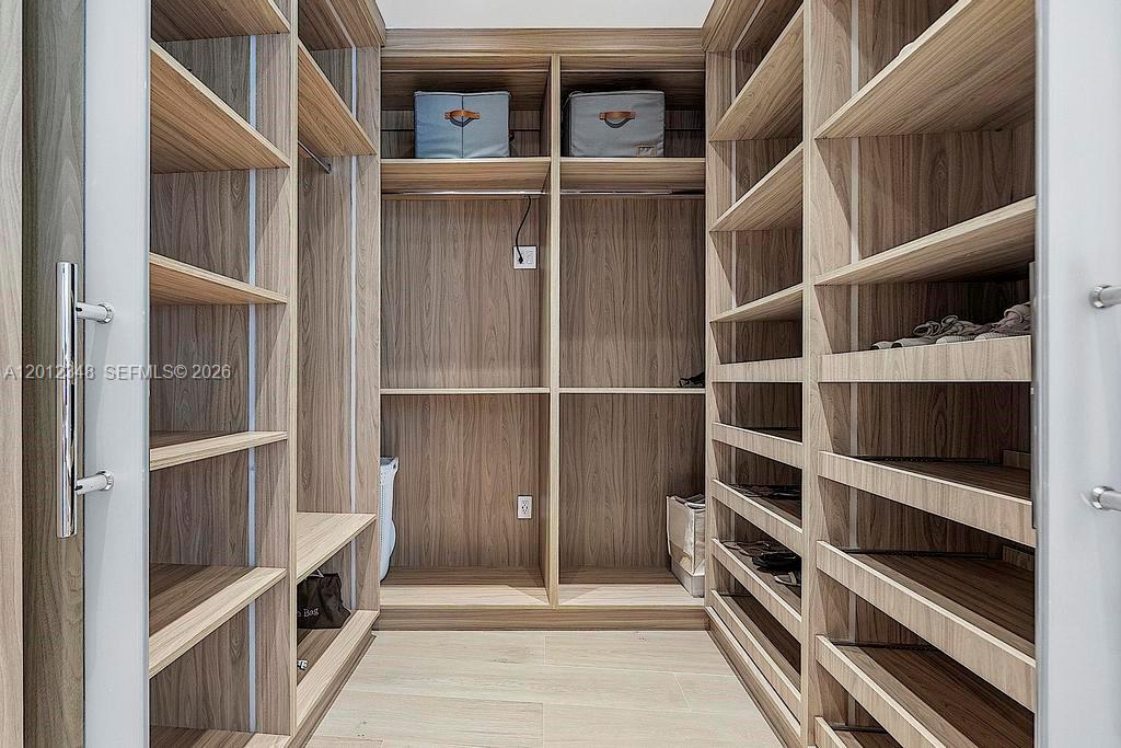 50 S Pointe Dr #TWN1 Miami Beach, FL 33139