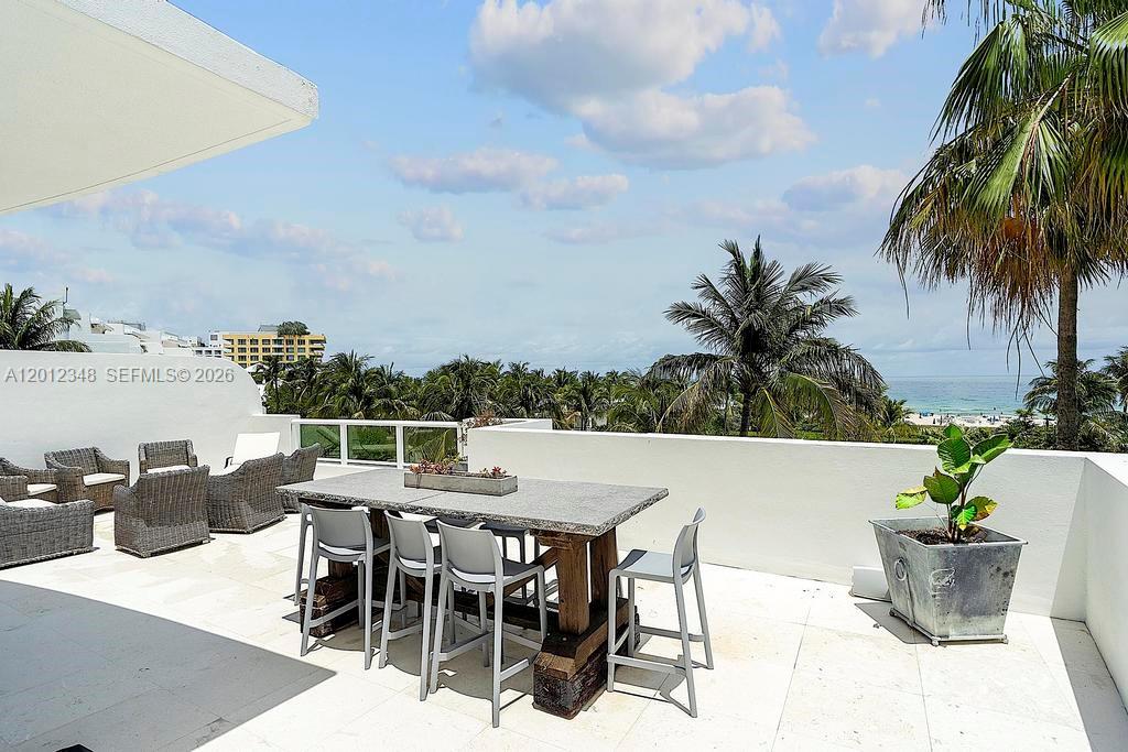 50 S Pointe Dr #TWN1 Miami Beach, FL 33139
