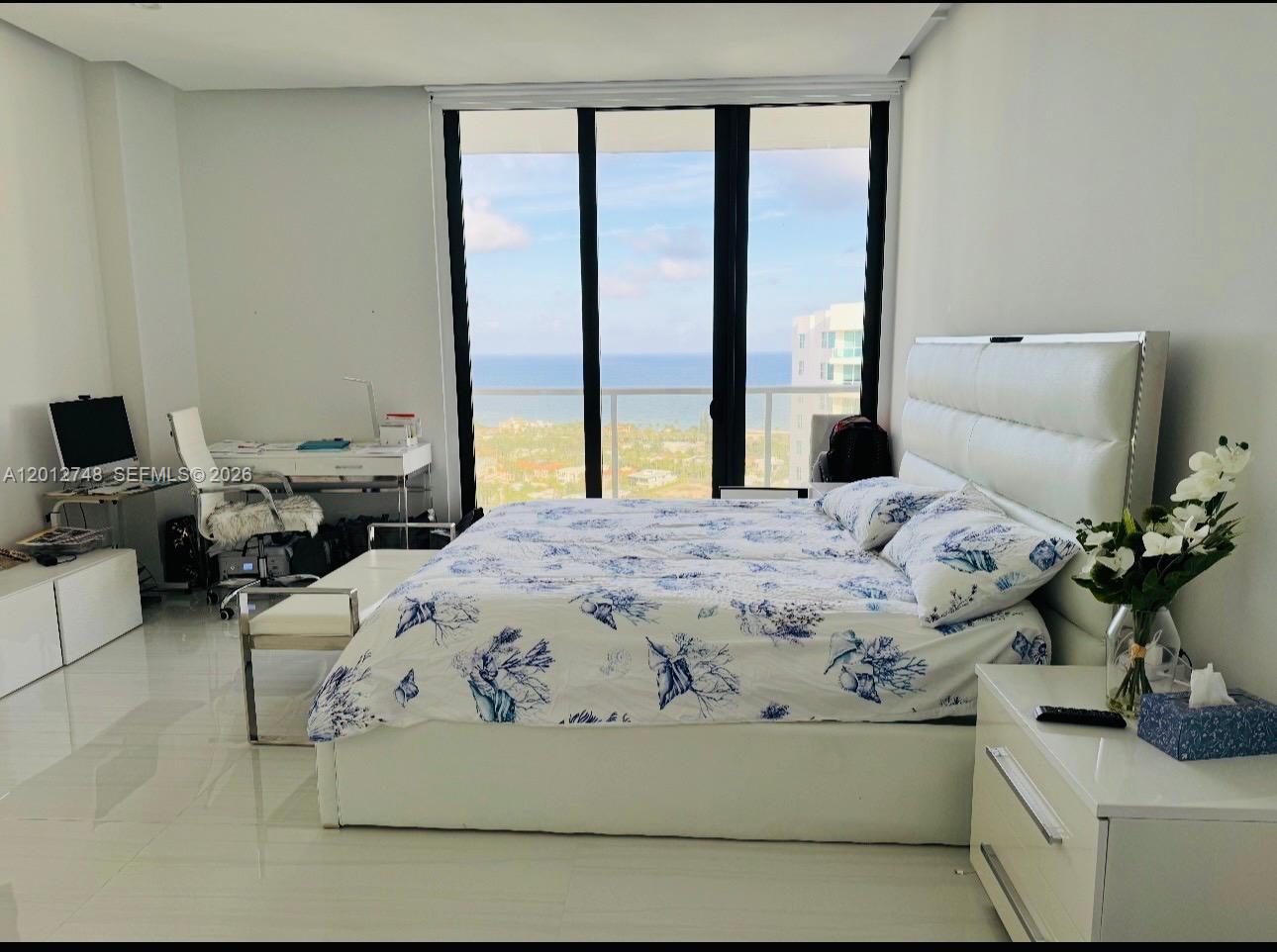 image Hamptons West44