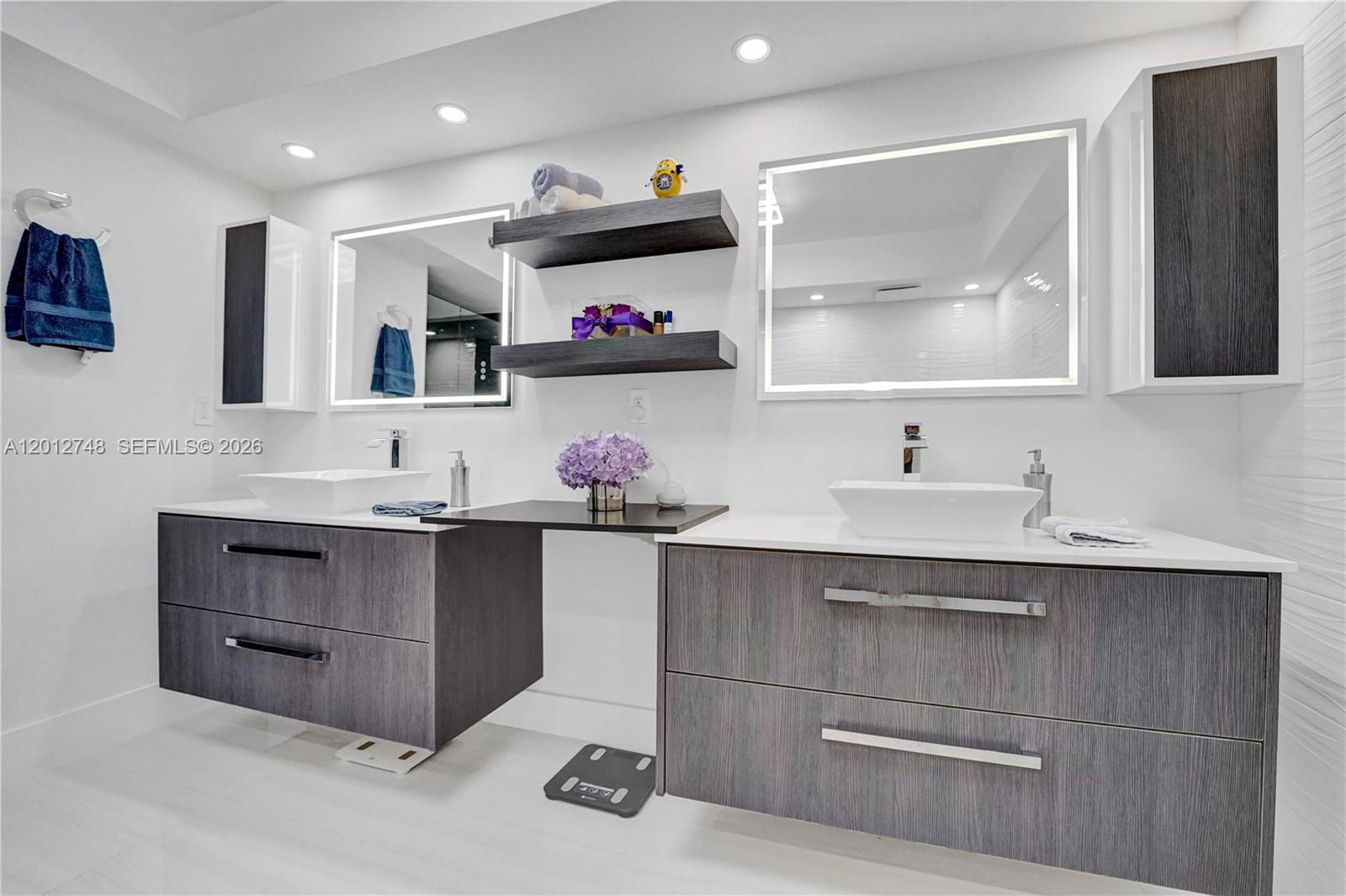 image Hamptons West47