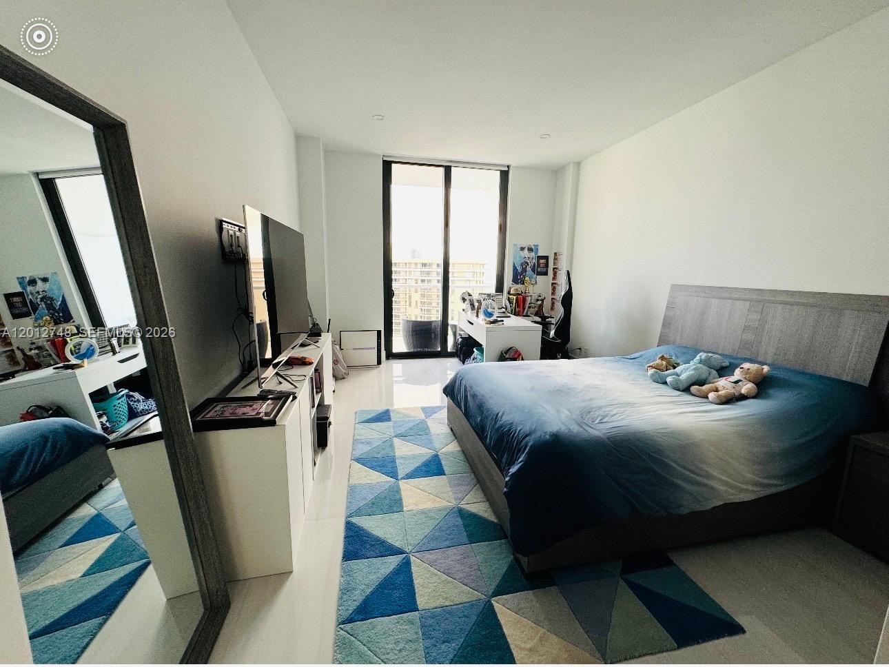 image Hamptons West52