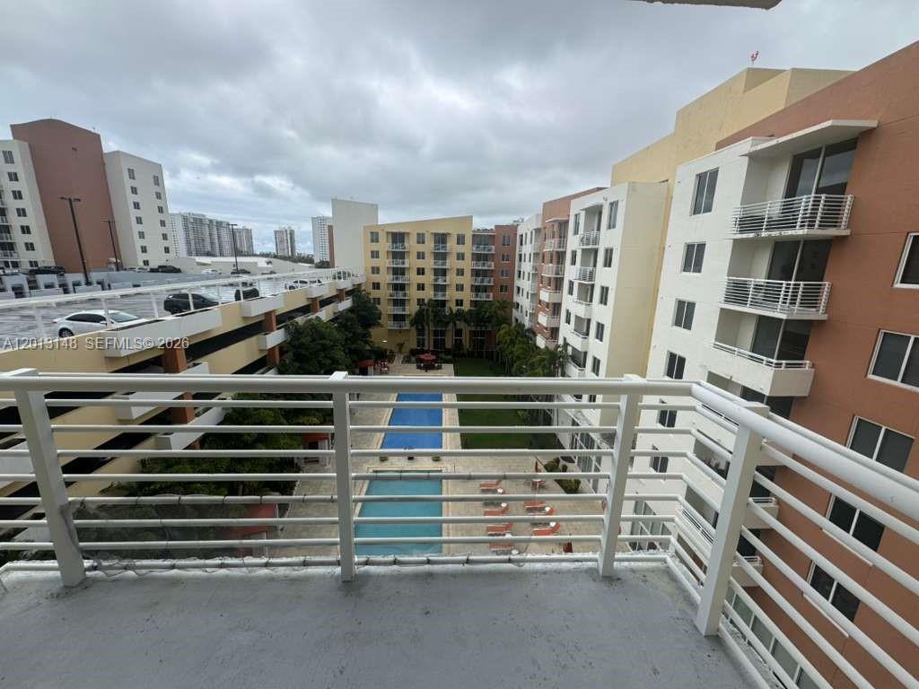 image The Venture at Aventura2