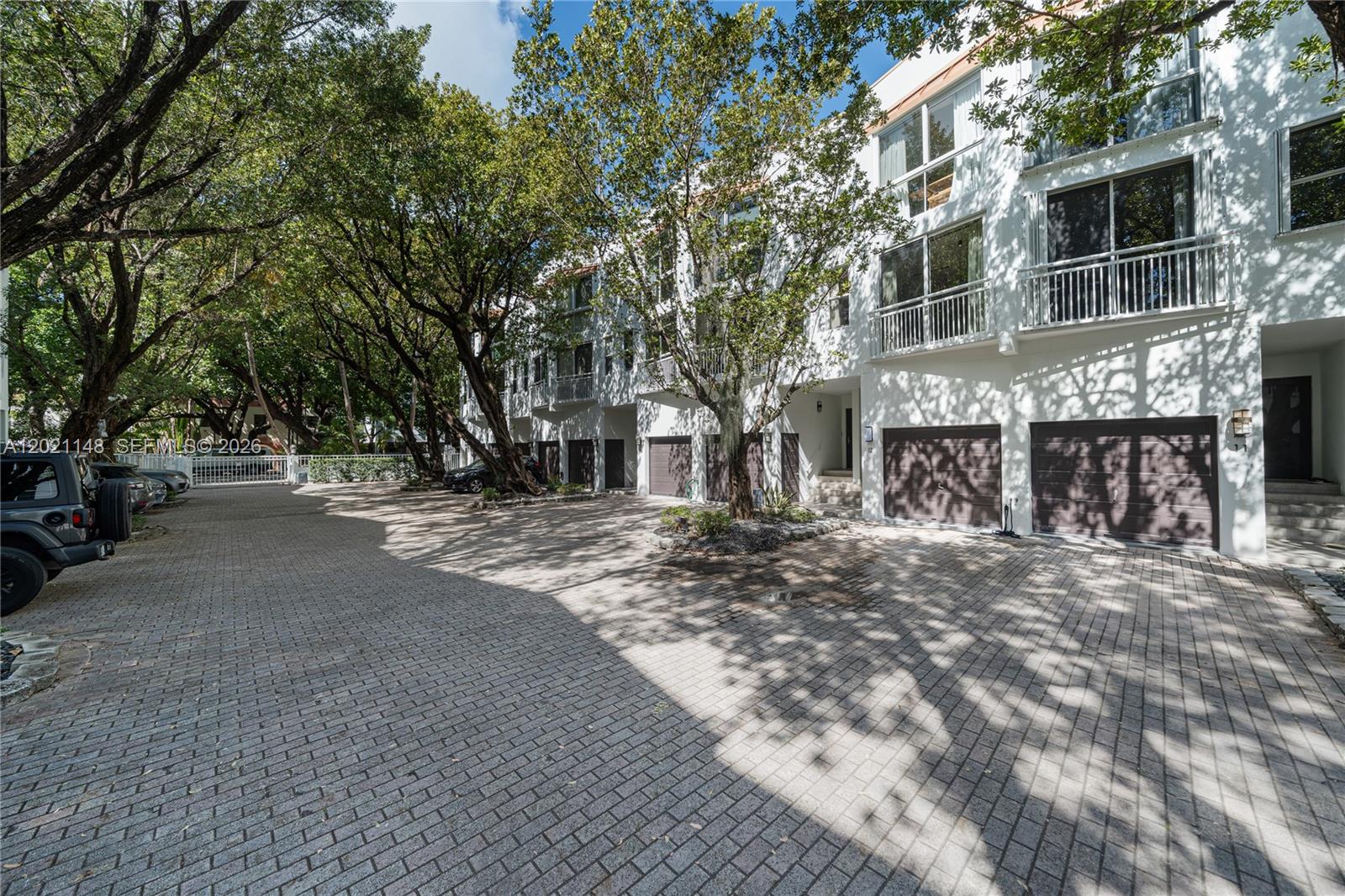 325 Meridian Ave #5