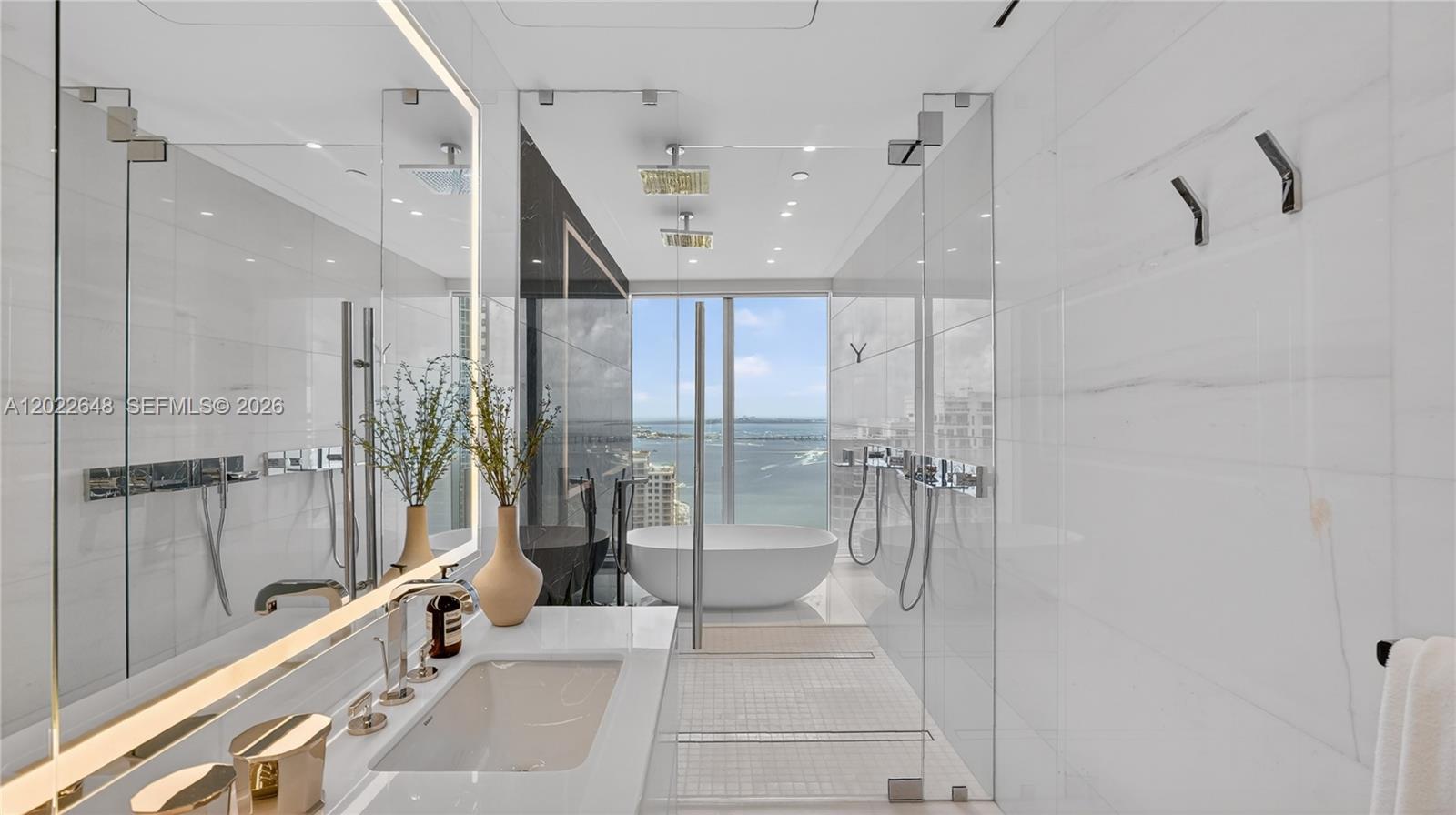 300 Biscayne Blvd Way #3604 Miami, FL 33131