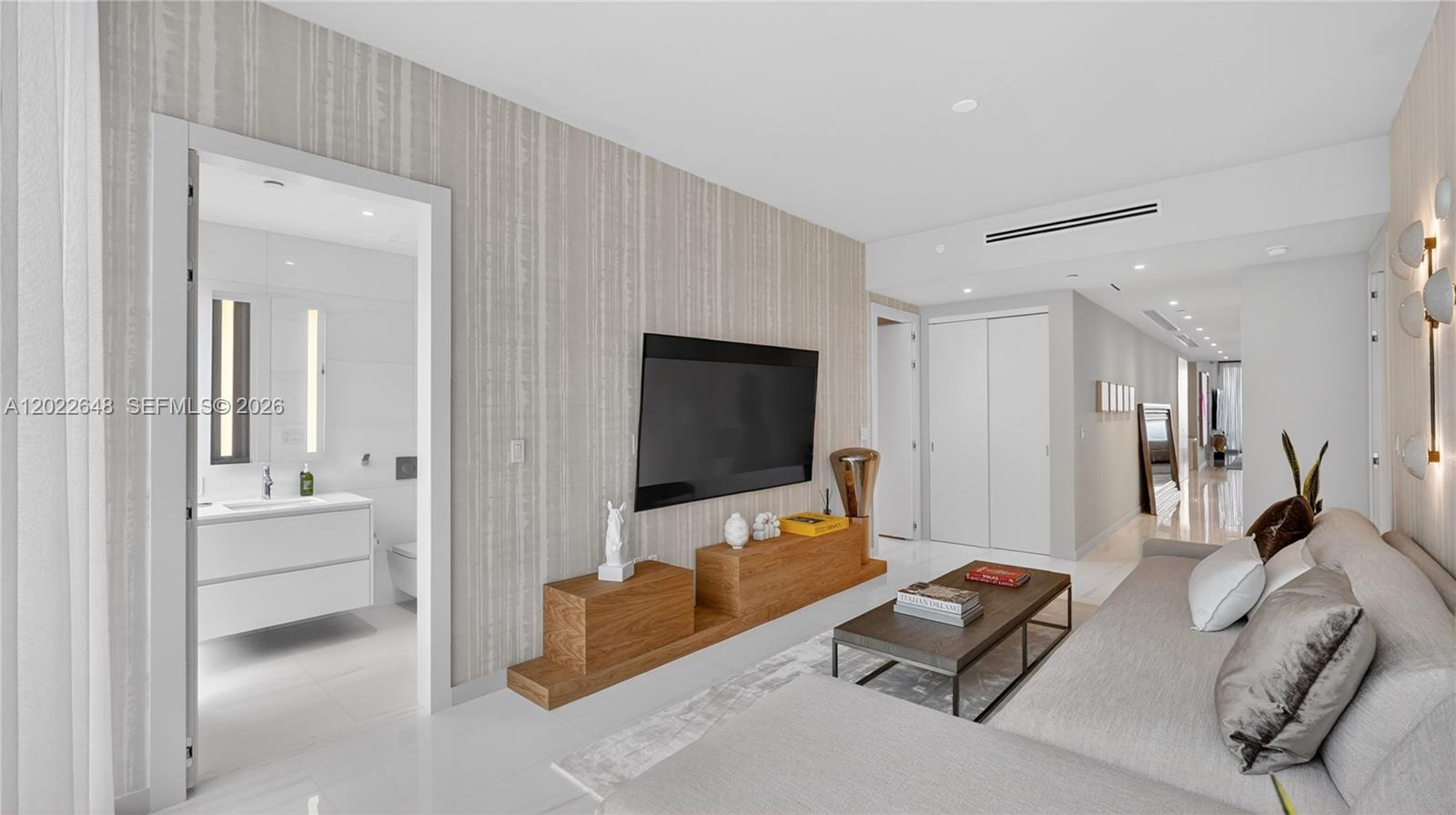 300 Biscayne Blvd Way #3604 Miami, FL 33131