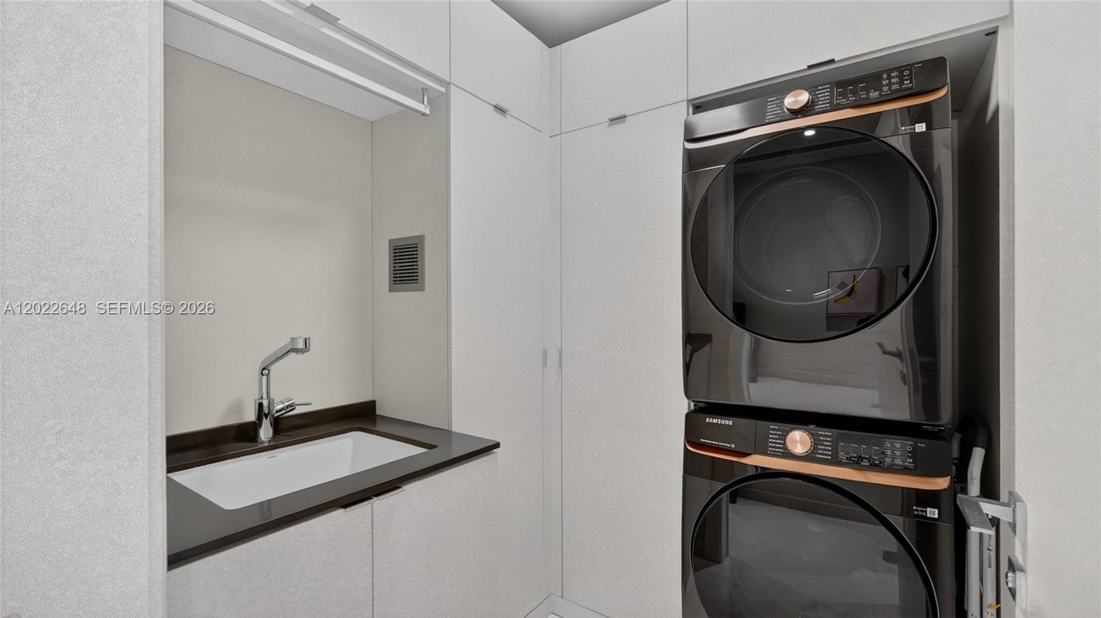300 Biscayne Blvd Way #3604 Miami, FL 33131