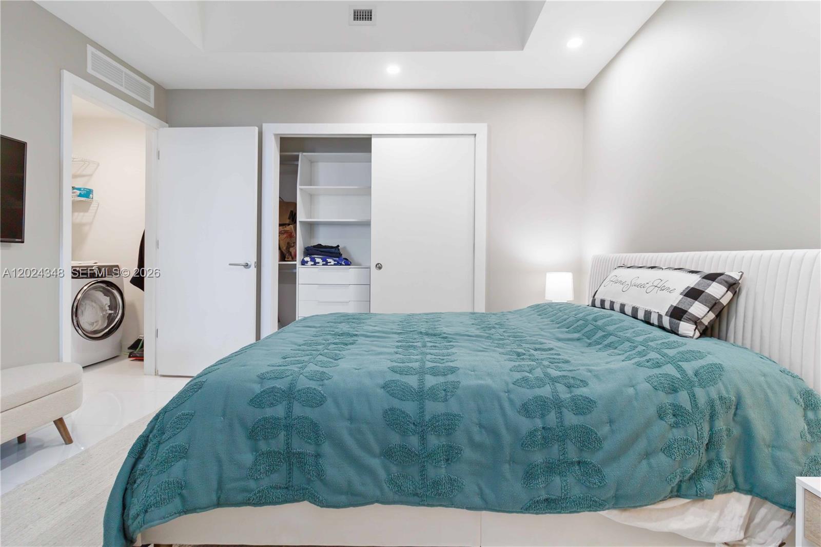 851 NE 1st Ave #3006 Miami, FL 33132