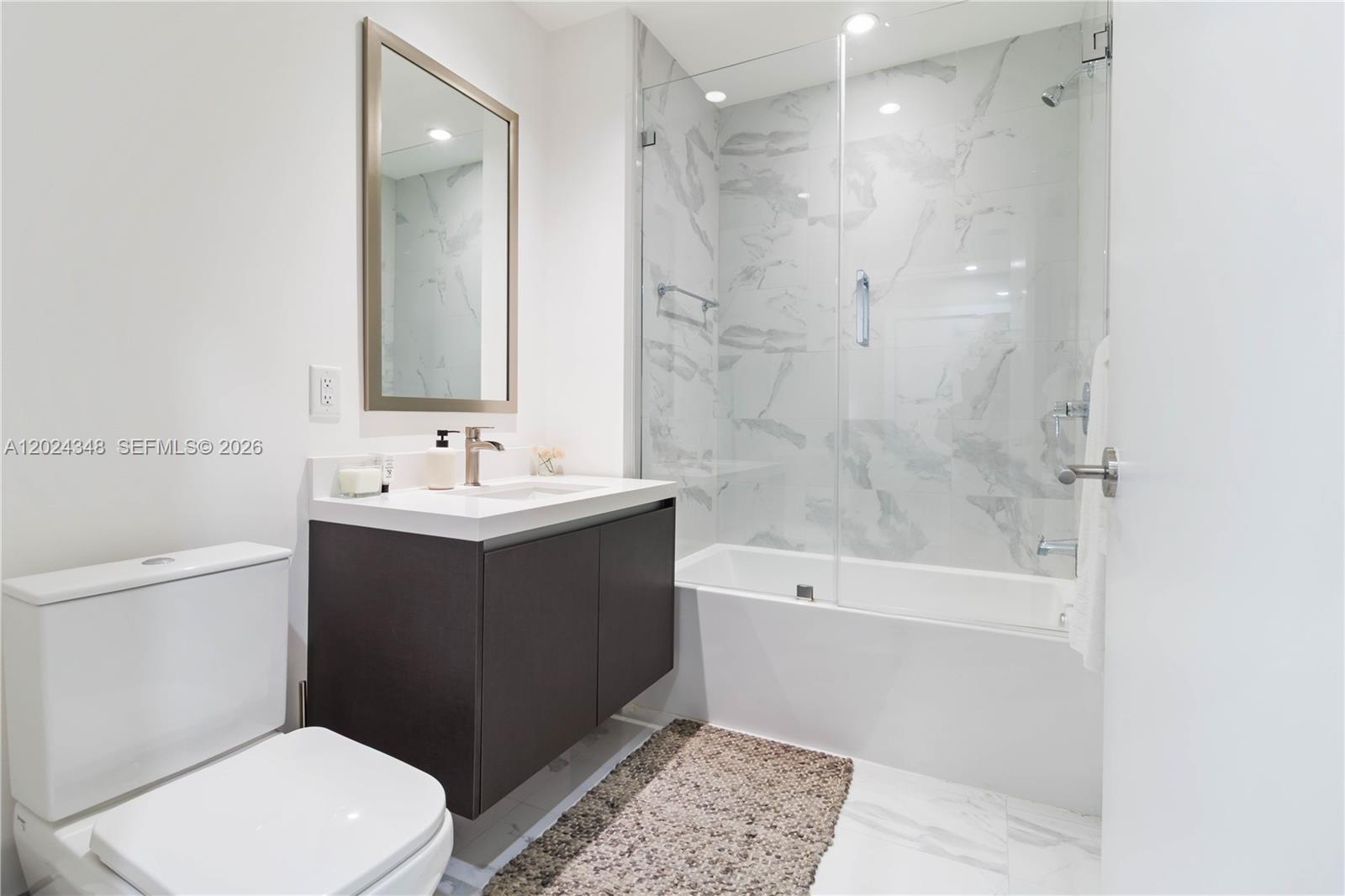 851 NE 1st Ave #3006 Miami, FL 33132