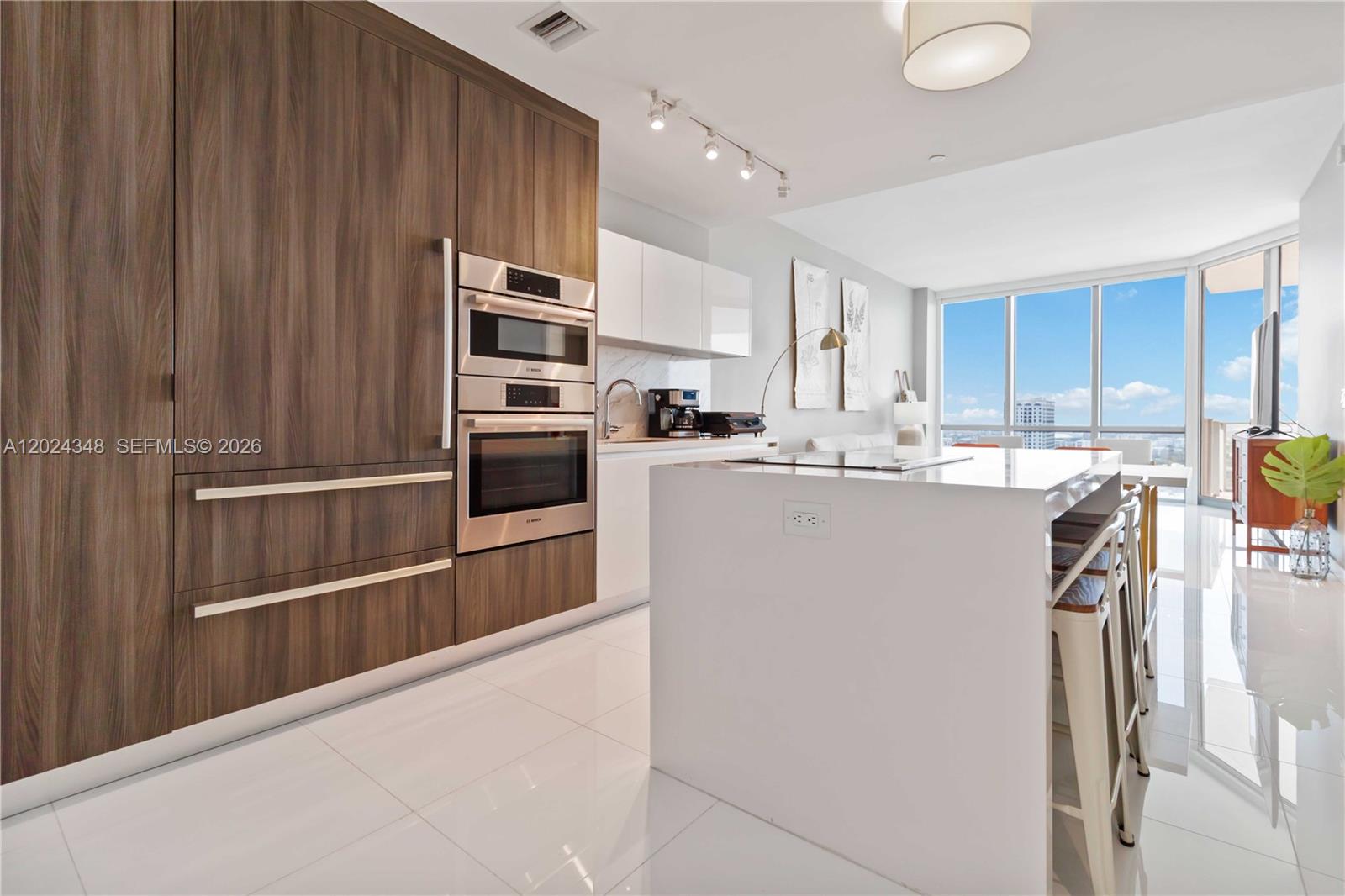 851 NE 1st Ave #3006 Miami, FL 33132