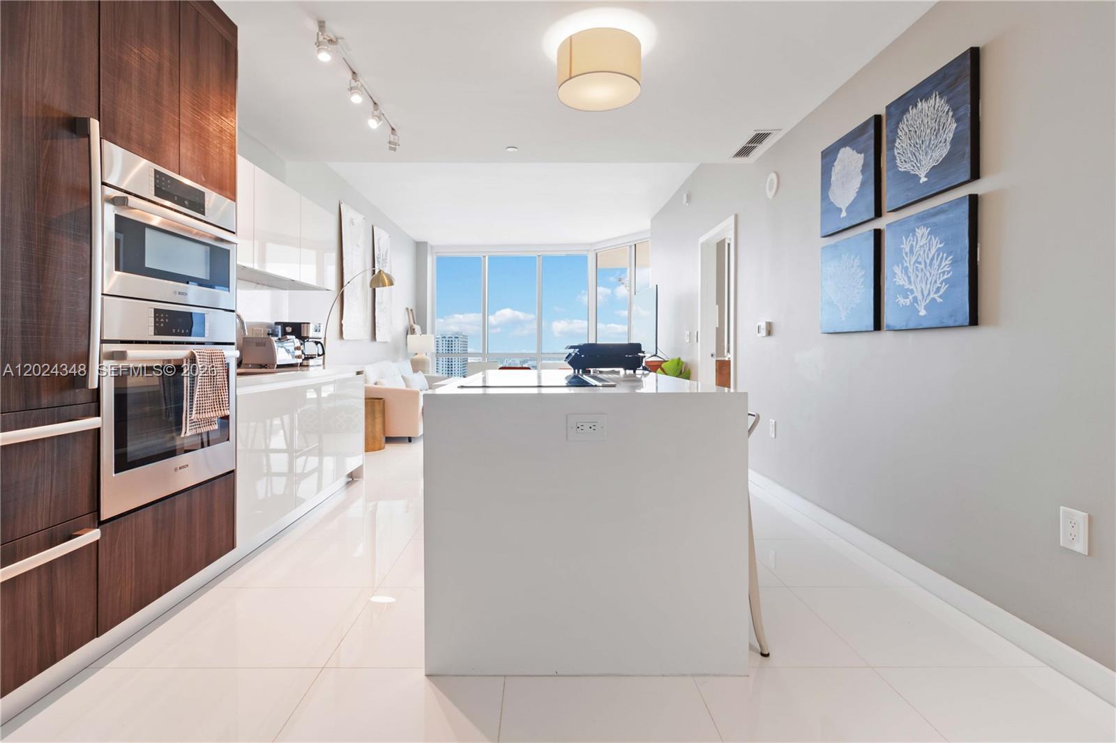 851 NE 1st Ave #3006 Miami, FL 33132