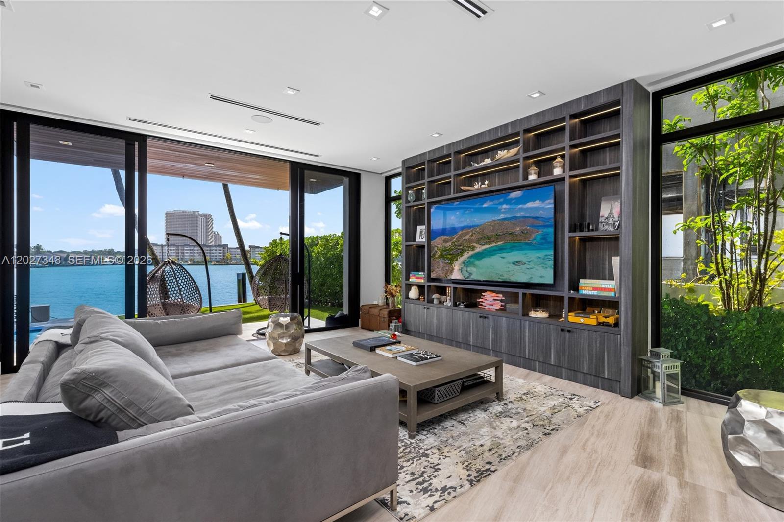 16470 NE 30th Ave North Miami Beach, FL 33160