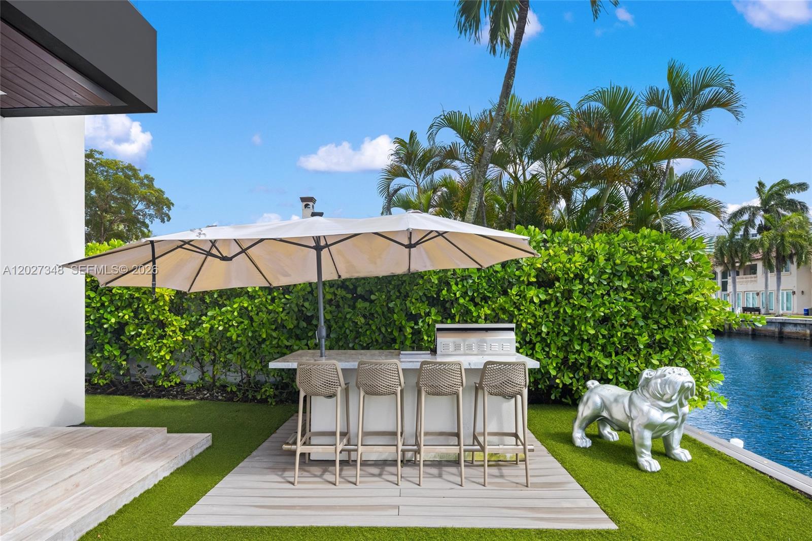 16470 NE 30th Ave North Miami Beach, FL 33160
