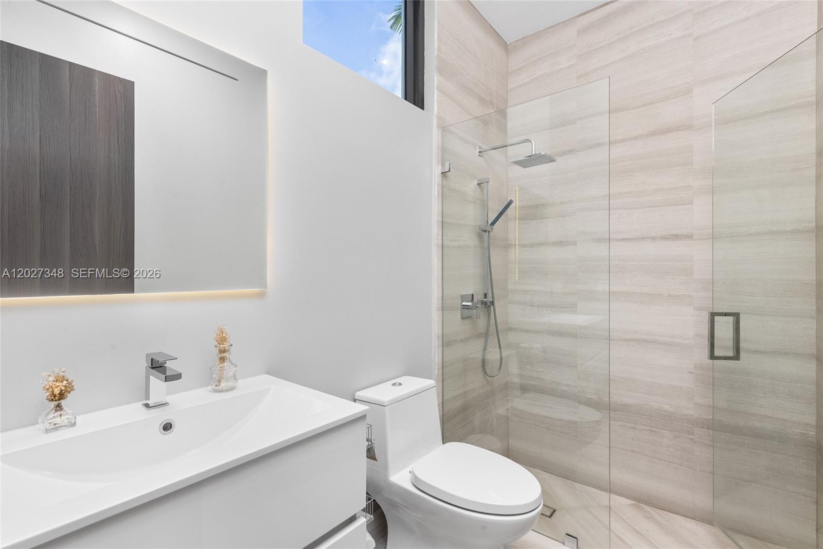 16470 NE 30th Ave North Miami Beach, FL 33160