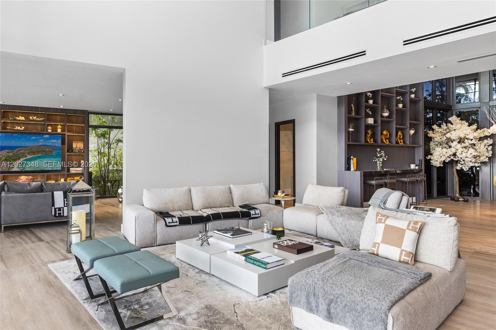 16470 NE 30th Ave North Miami Beach, FL 33160