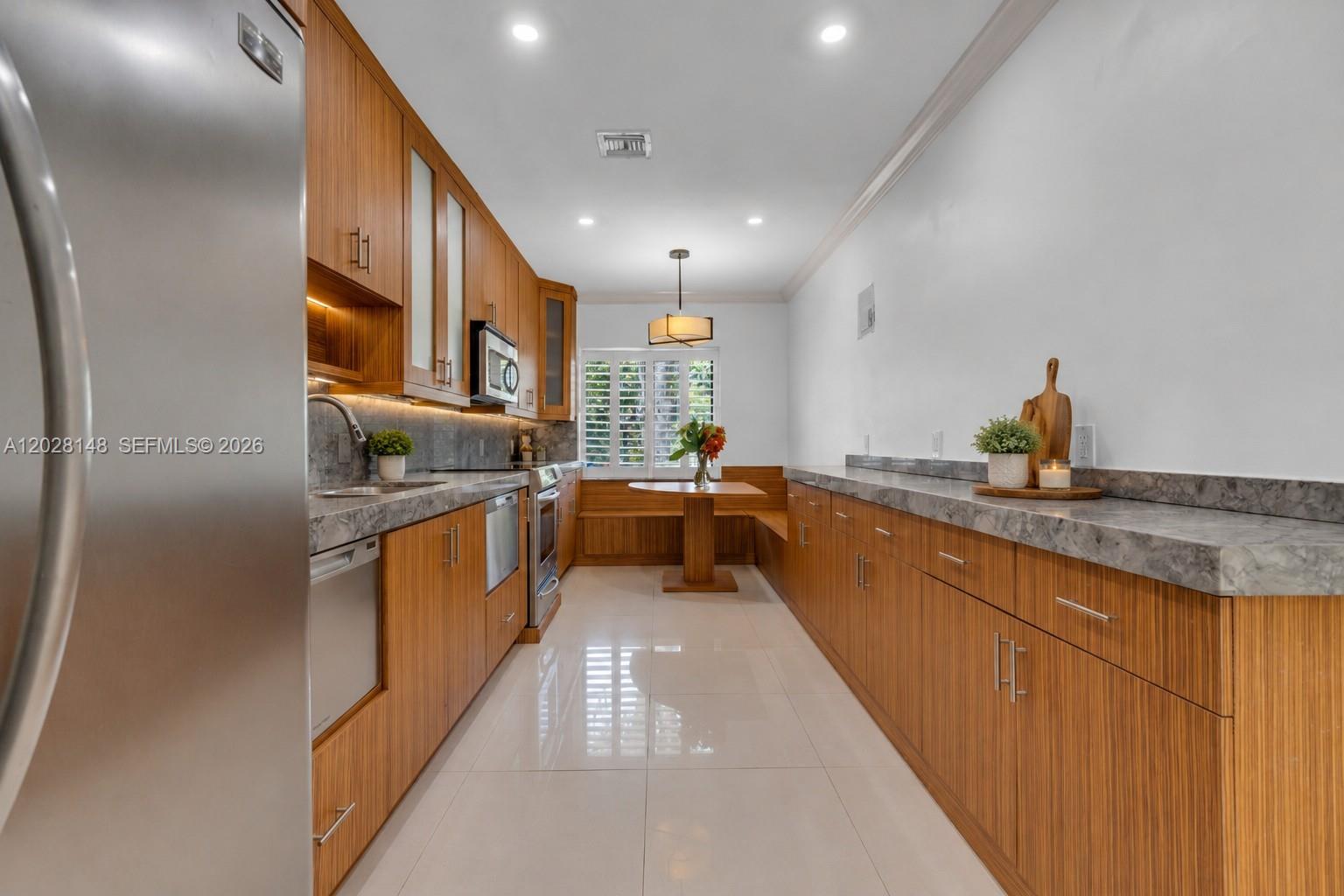 549 NE 12th Ave Fort Lauderdale, FL 33301