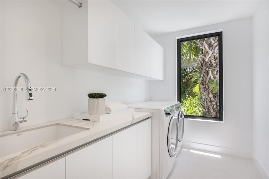 92 Sw 28th Rd #4 Miami, FL 33129
