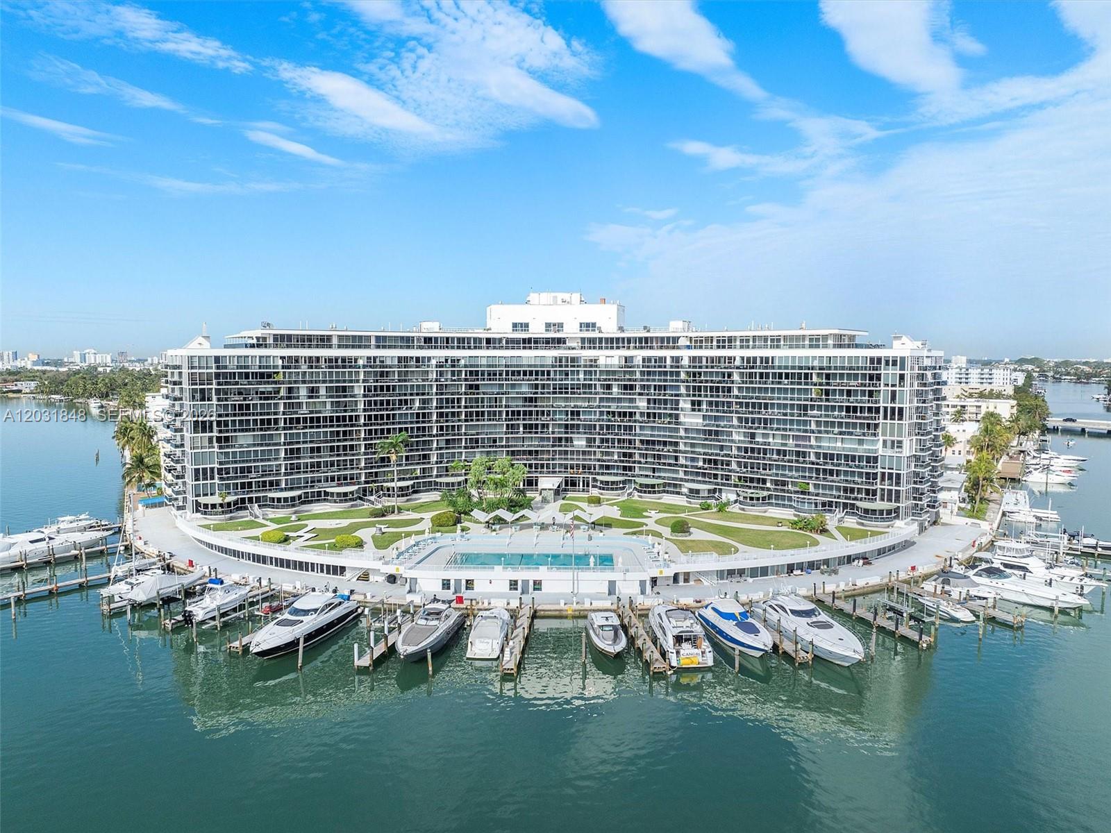 900 Bay Dr #122