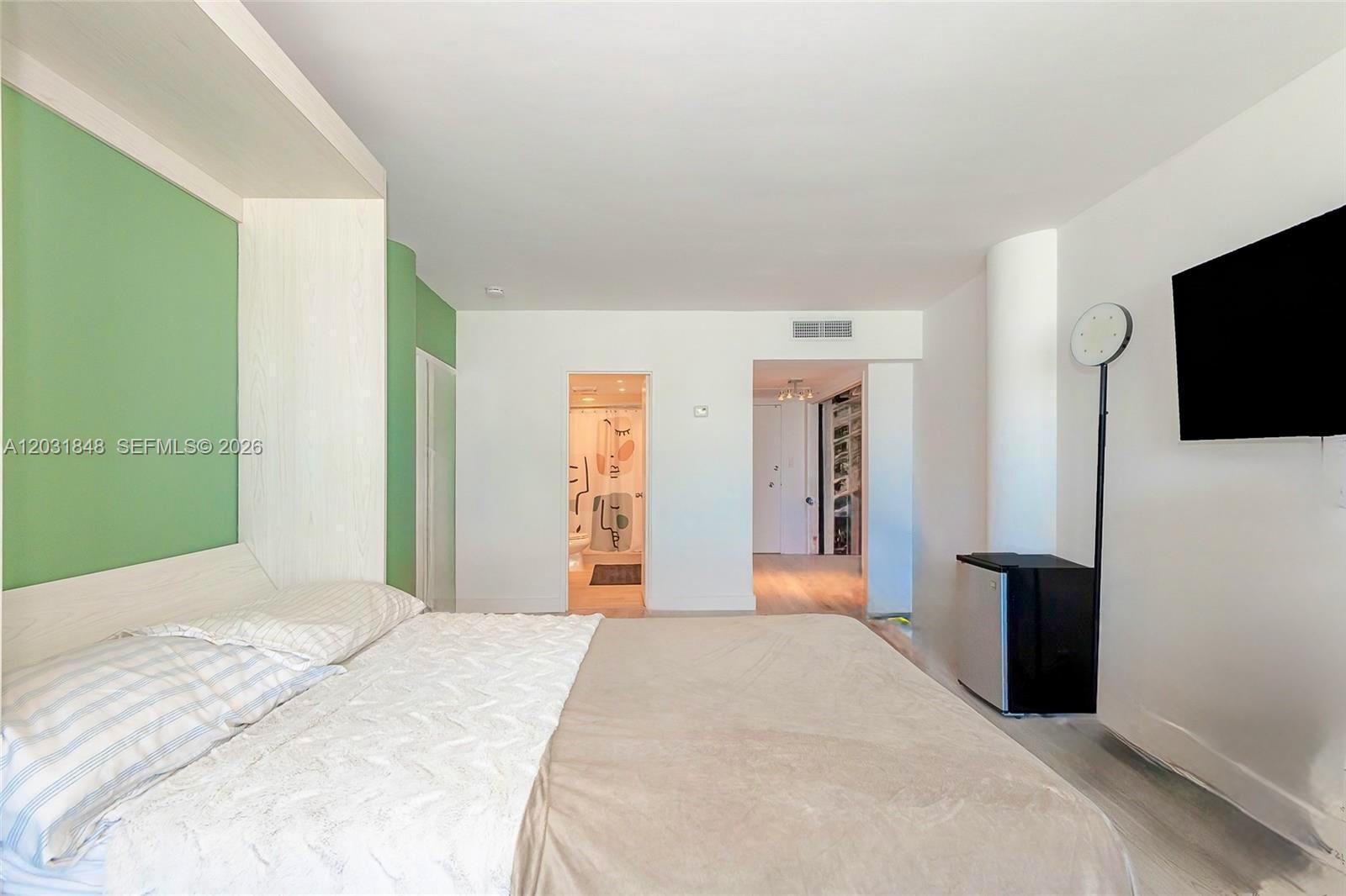 900 Bay #122 Miami Beach, FL 33141