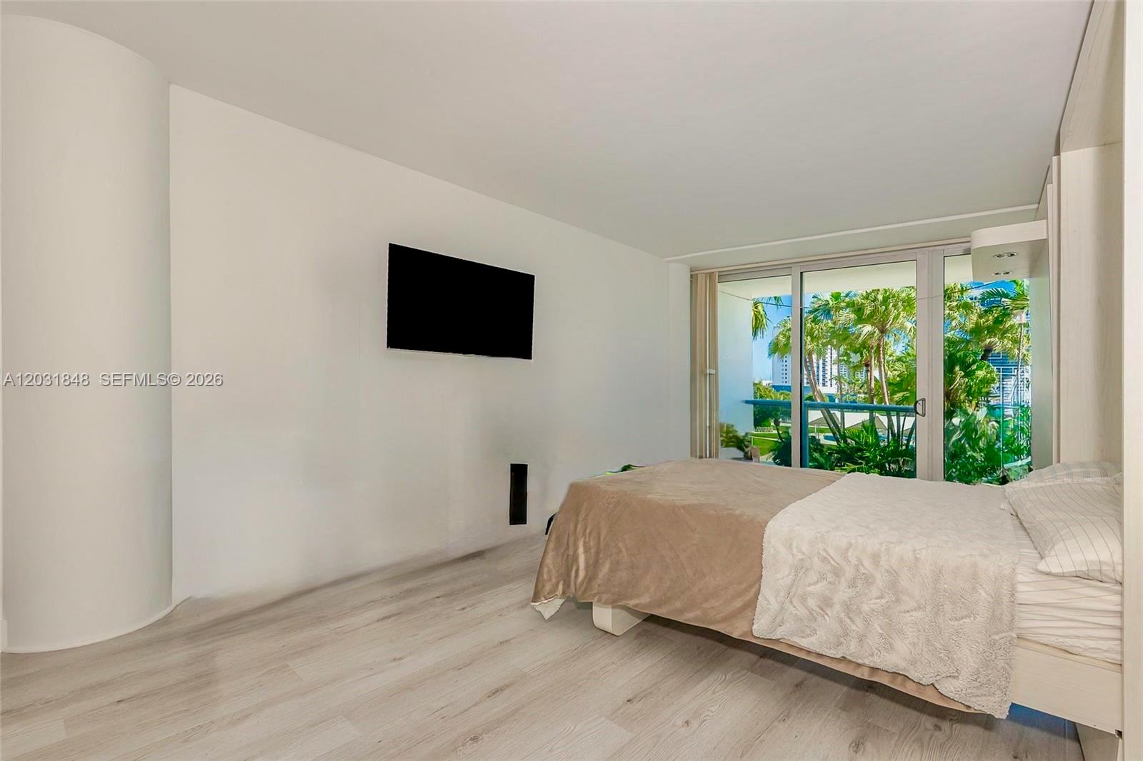 900 Bay #122 Miami Beach, FL 33141