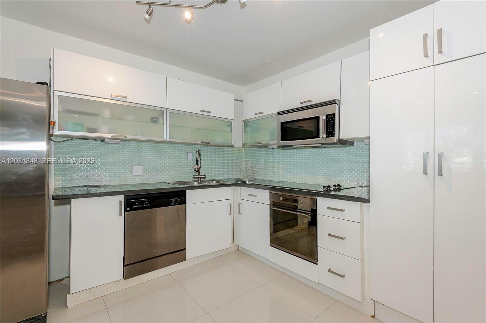 900 Bay #122 Miami Beach, FL 33141