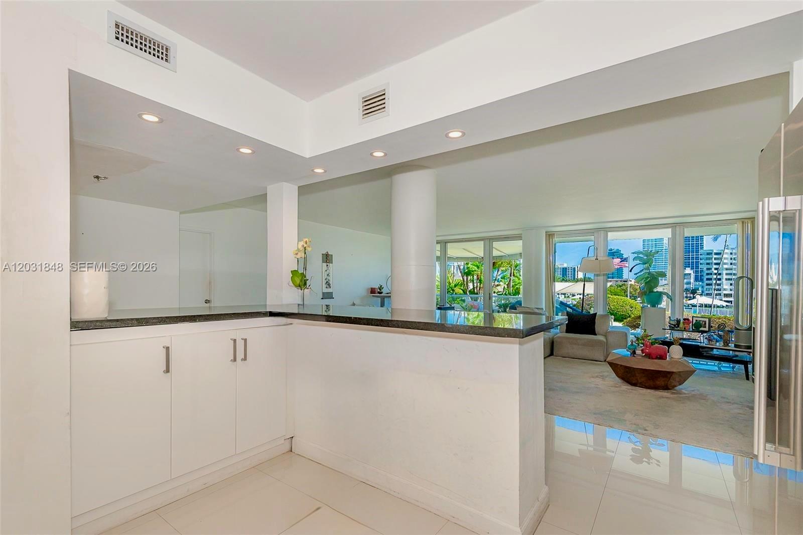 900 Bay #122 Miami Beach, FL 33141