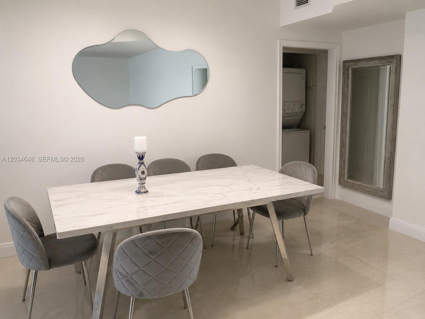 image The Venture at Aventura2