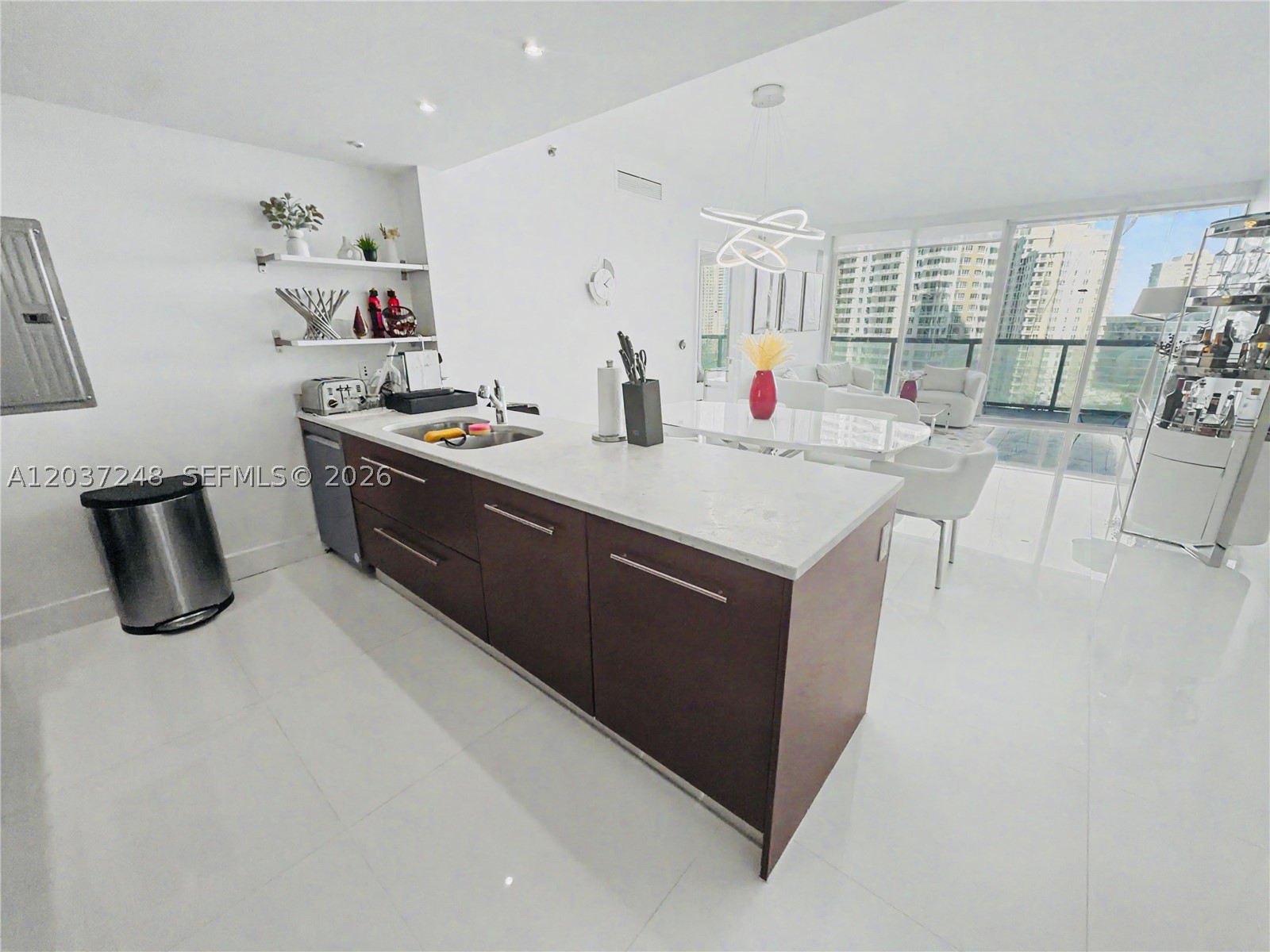 image Icon Brickell I23