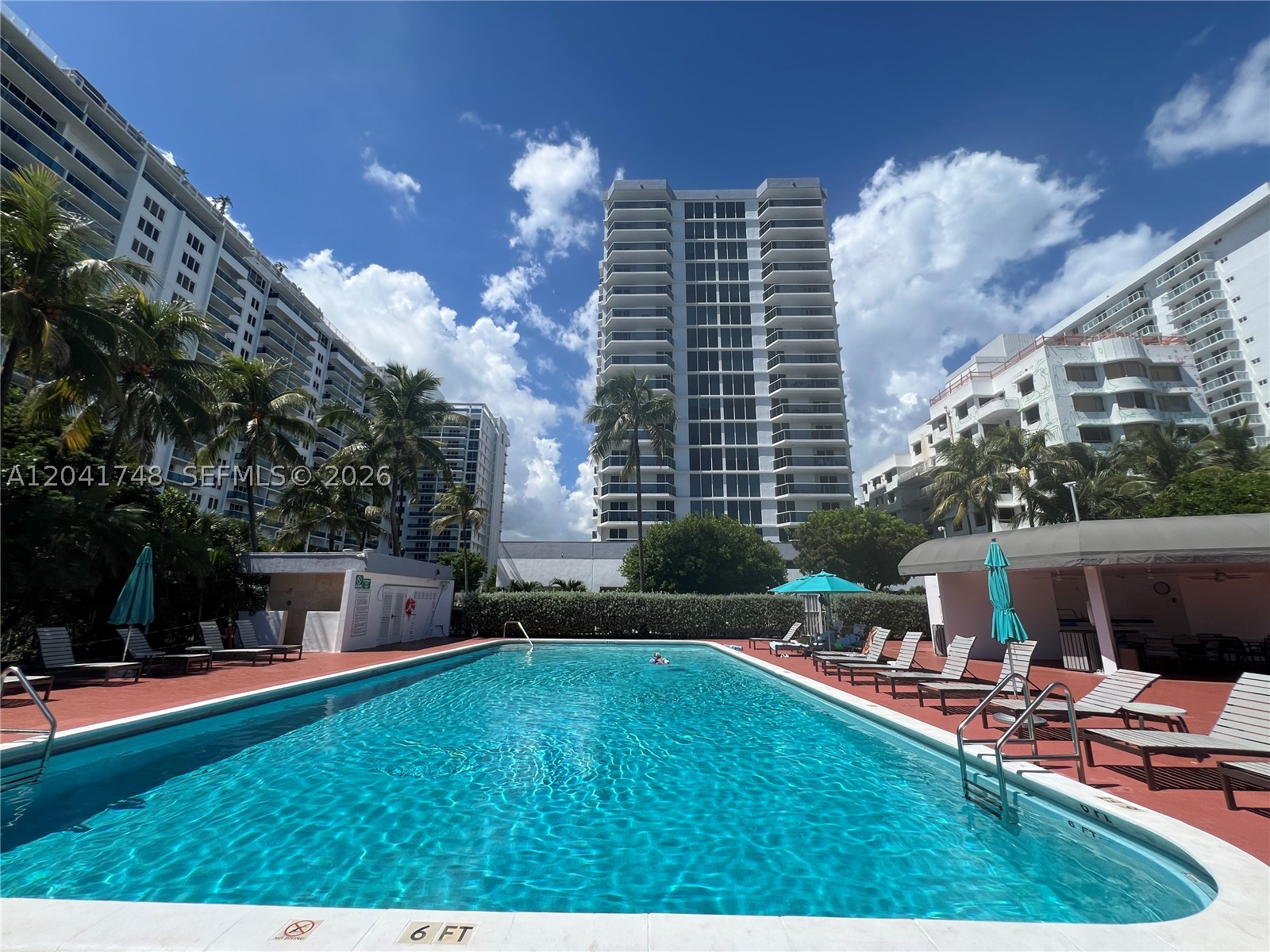 2401 Collins Ave #1009